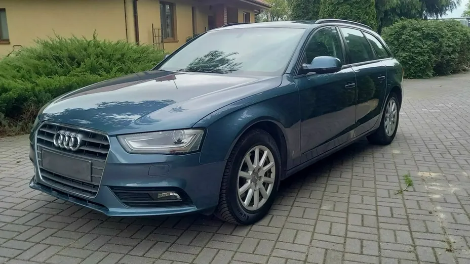 AUDI A4 -