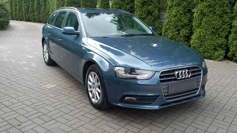 AUDI A4 -