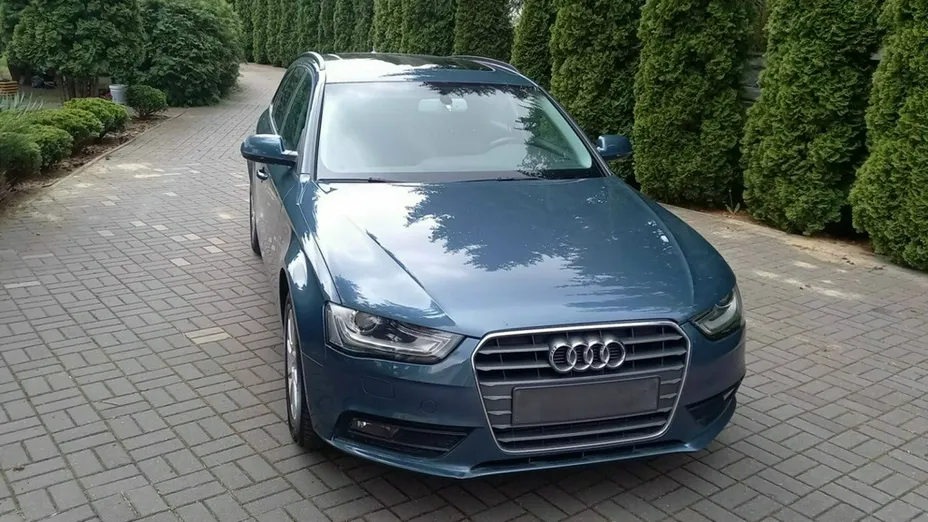 AUDI A4 -