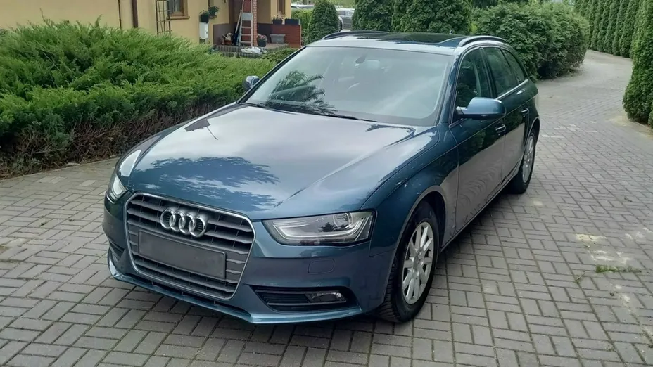 AUDI A4 -