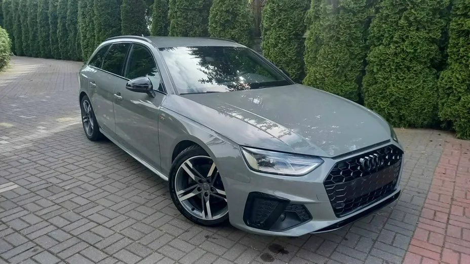 AUDI A4 -