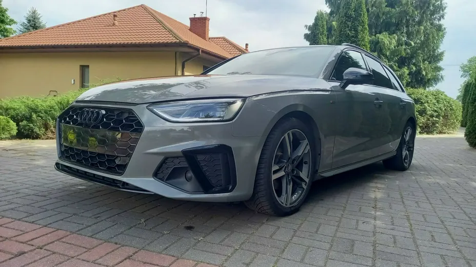 AUDI A4 -