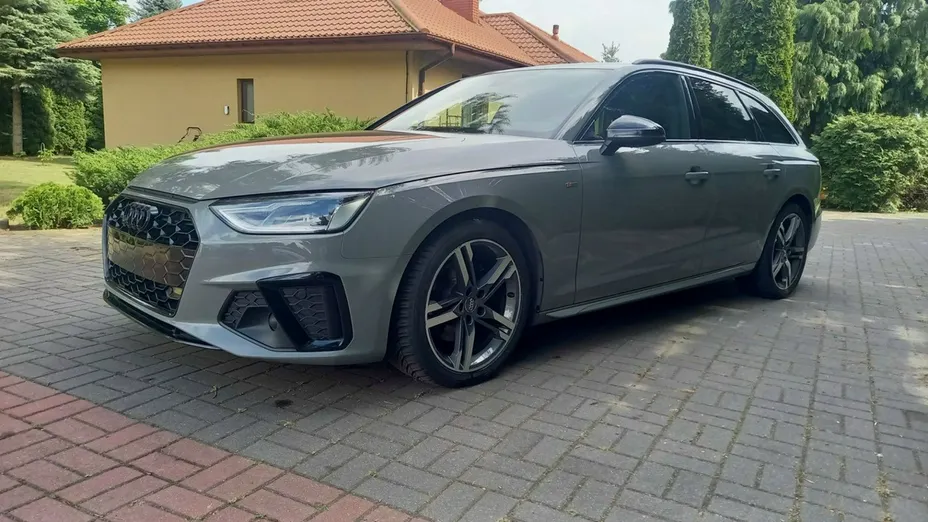 AUDI A4 -