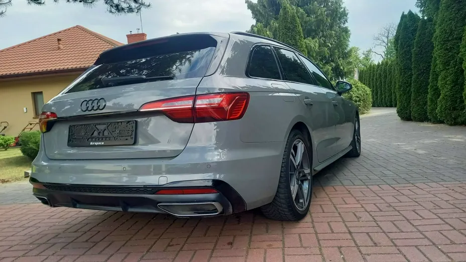 AUDI A4 -