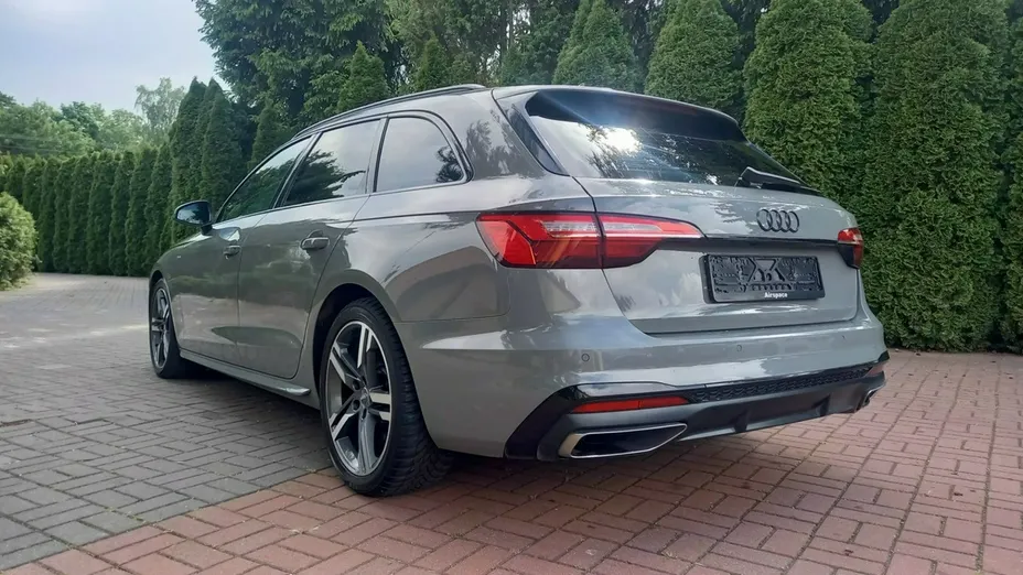 AUDI A4 -