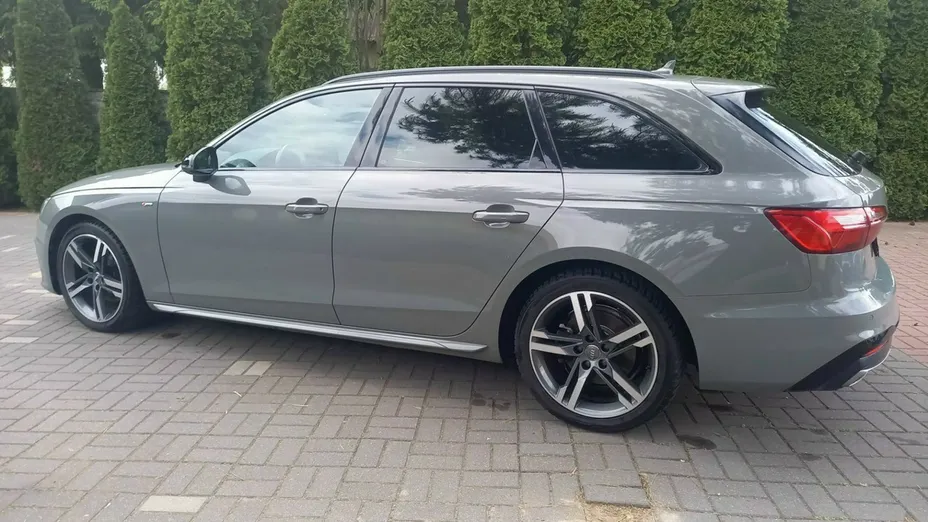 AUDI A4 -