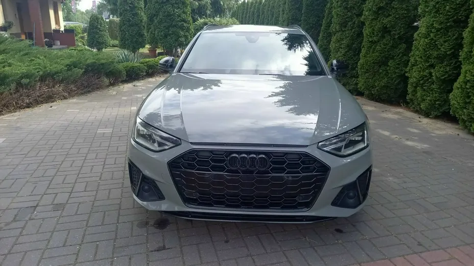 AUDI A4 -