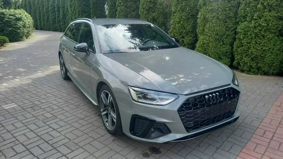AUDI A4 -