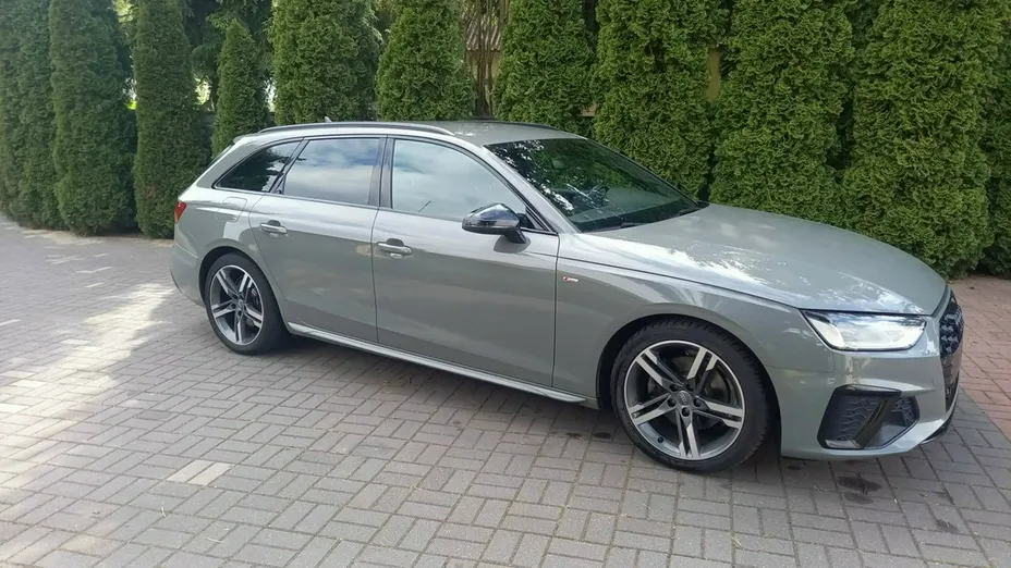 AUDI A4 -