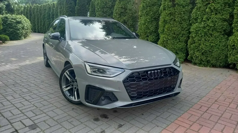 AUDI A4 -