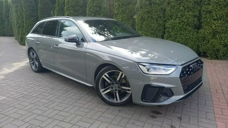 AUDI A4 -