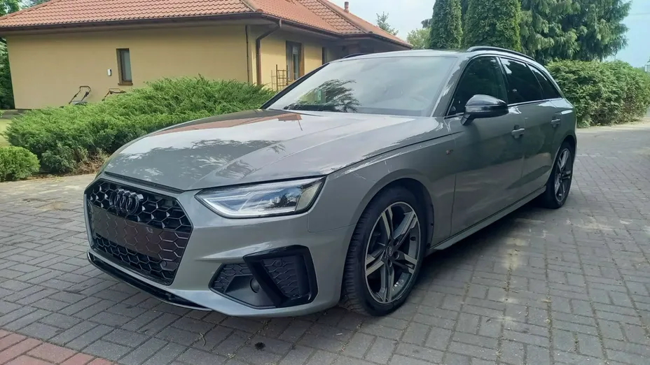 AUDI A4 -