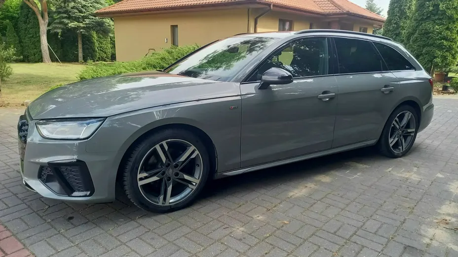 AUDI A4 -