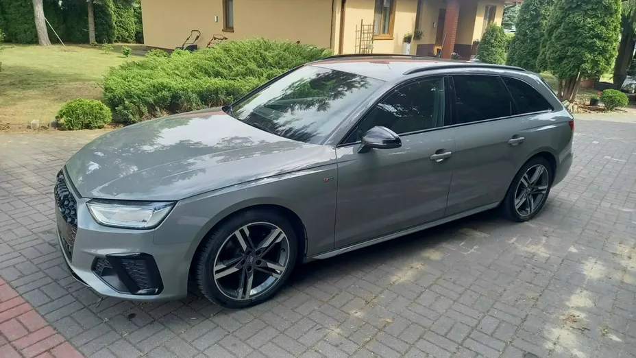 AUDI A4 -