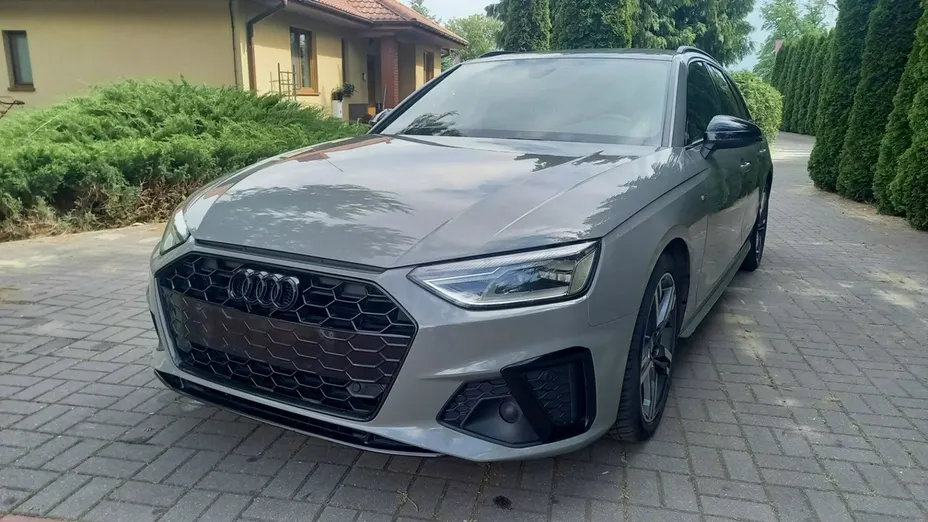 AUDI A4 -