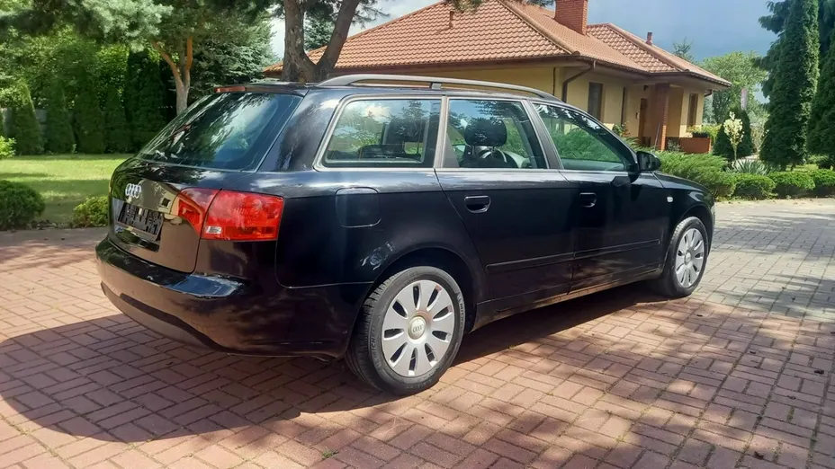 AUDI A4 -