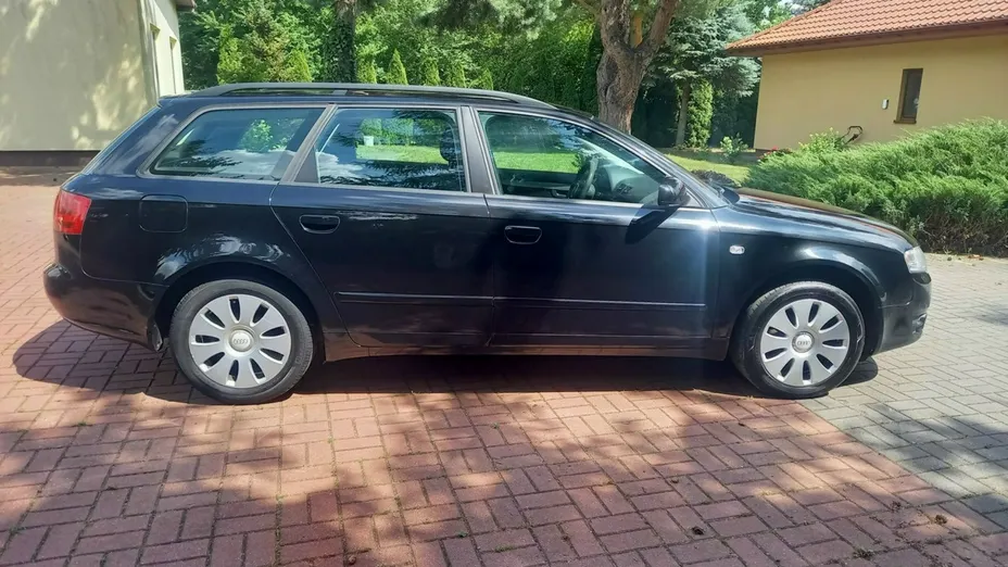 AUDI A4 -