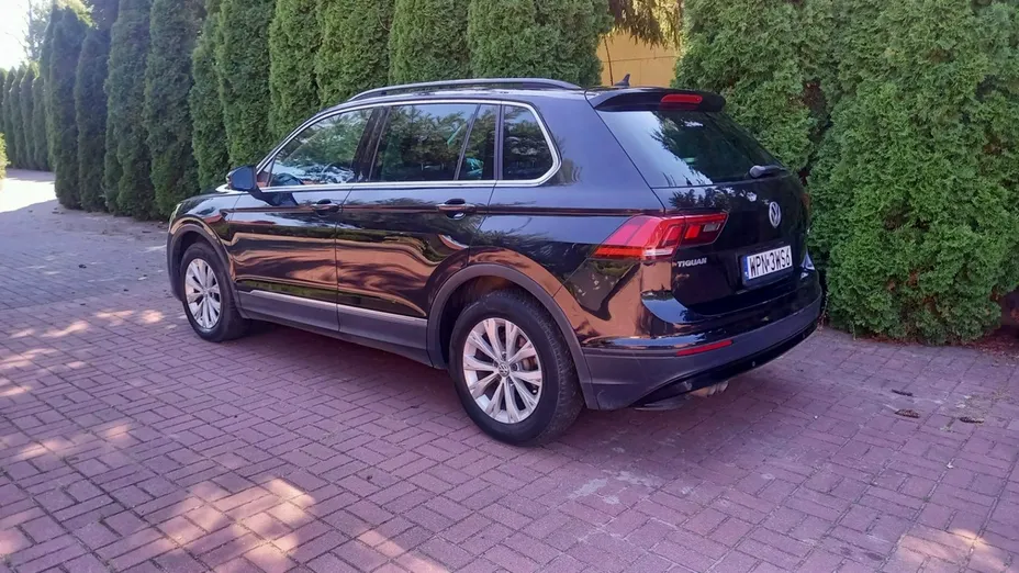 VOLKSWAGEN Tiguan -