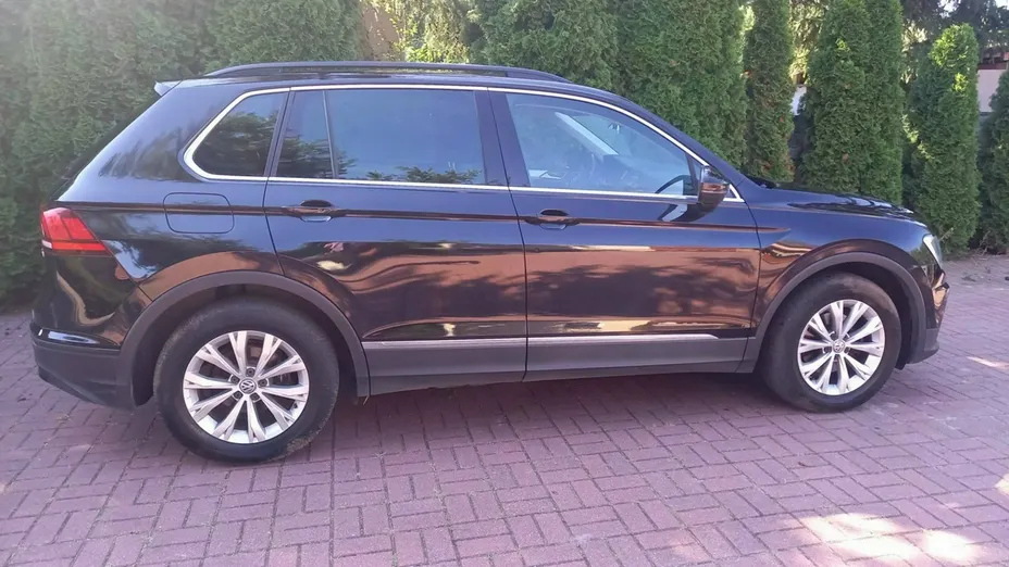 VOLKSWAGEN Tiguan -