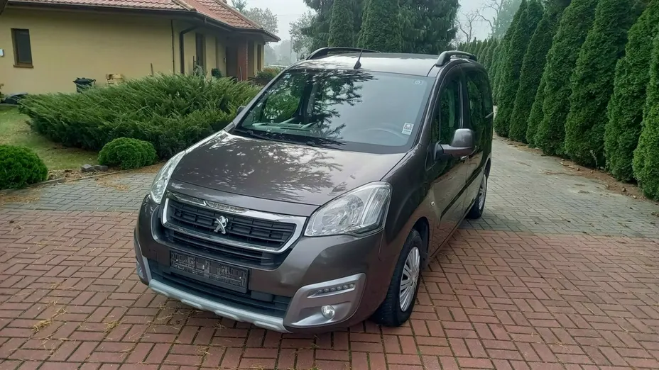 PEUGEOT Partner -