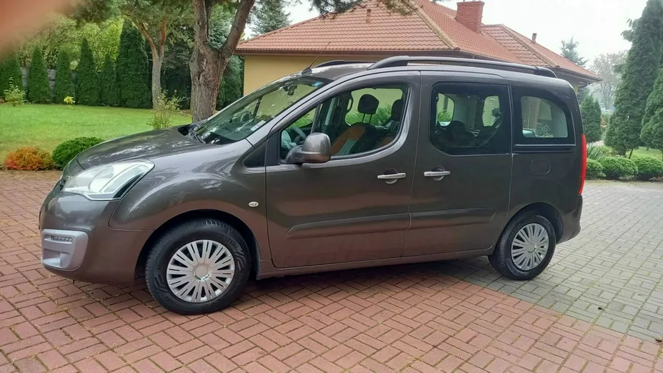 PEUGEOT Partner -