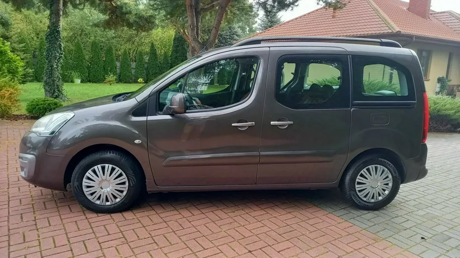PEUGEOT Partner -