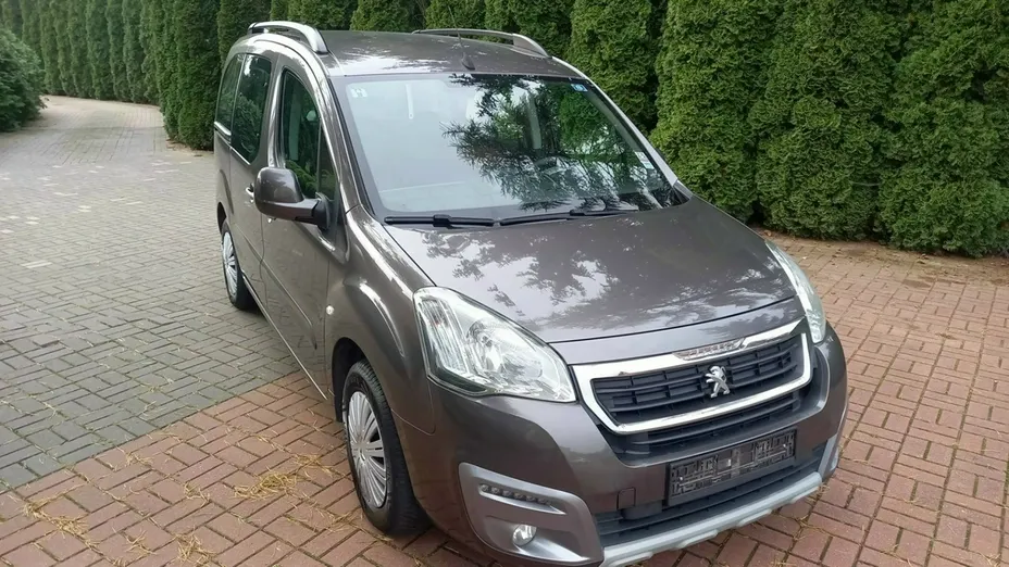 PEUGEOT Partner -