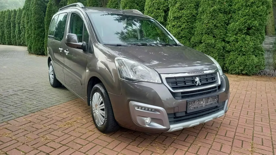 PEUGEOT Partner -
