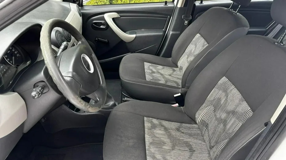 DACIA Sandero -