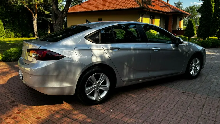 OPEL Insignia -