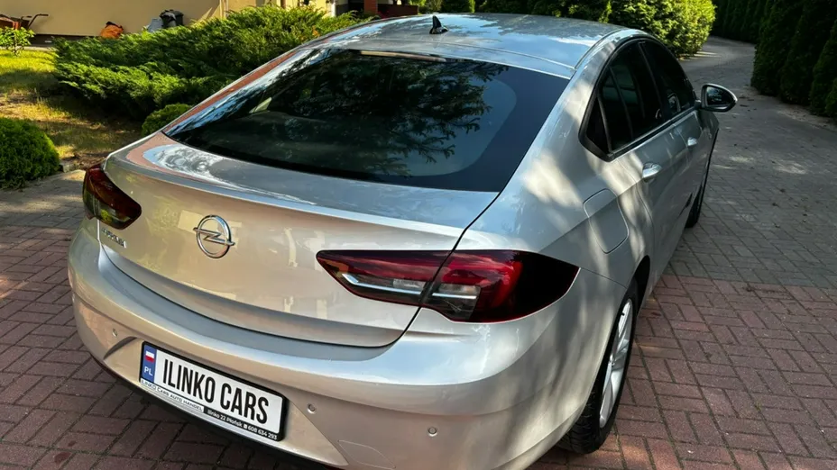 OPEL Insignia -