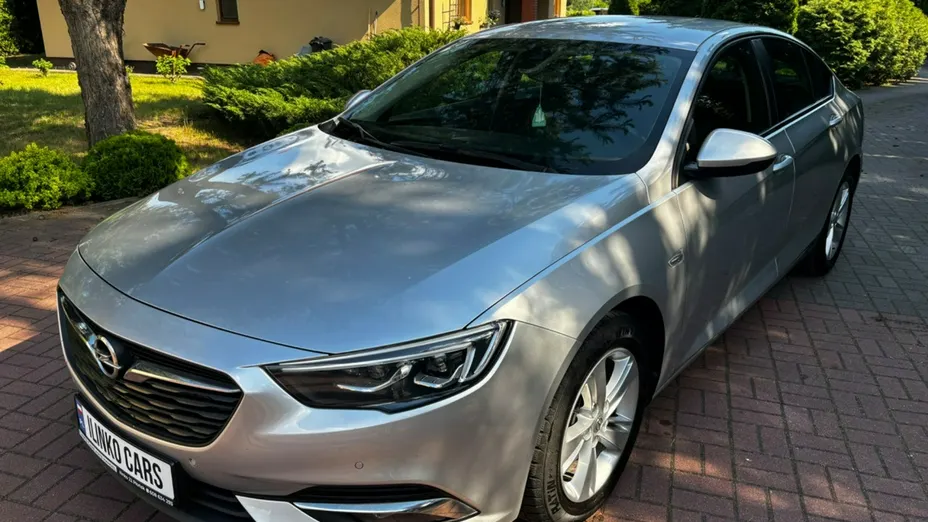 OPEL Insignia -