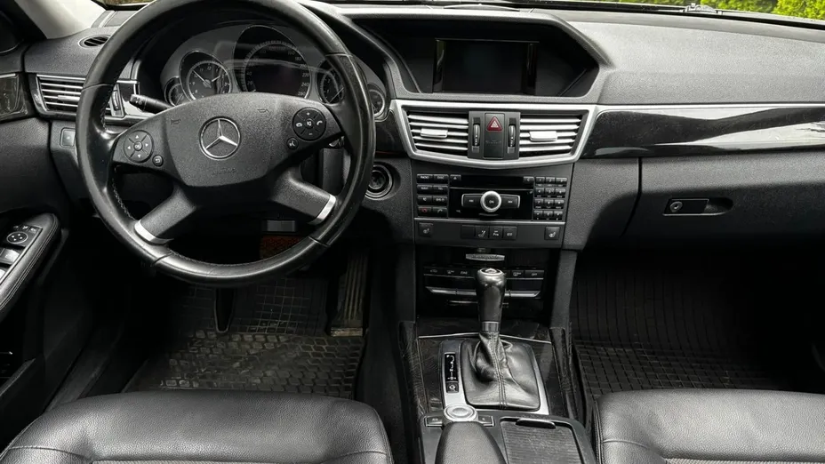 MERCEDES-BENZ E Klasa -