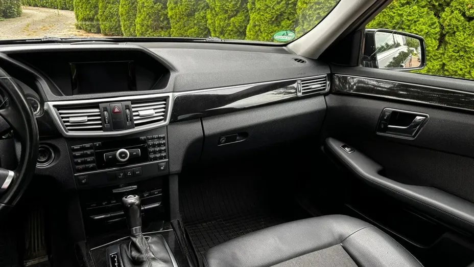 MERCEDES-BENZ E Klasa -