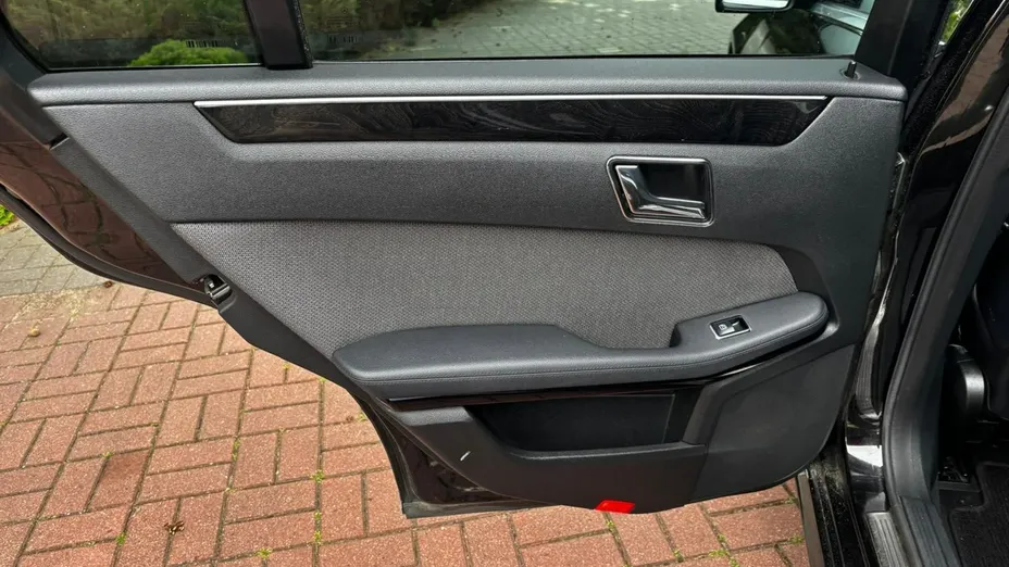 MERCEDES-BENZ E Klasa -