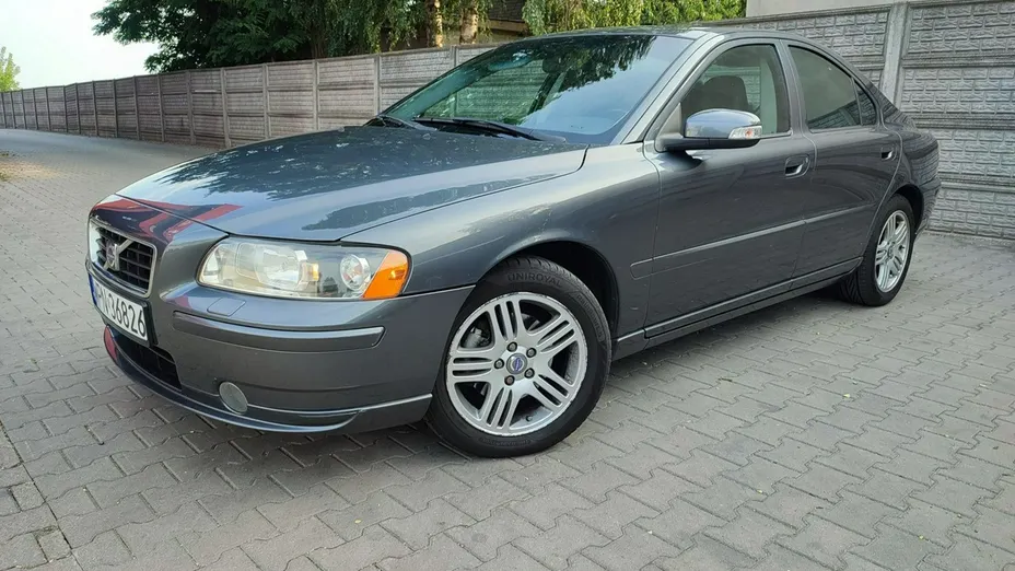 VOLVO S60 -