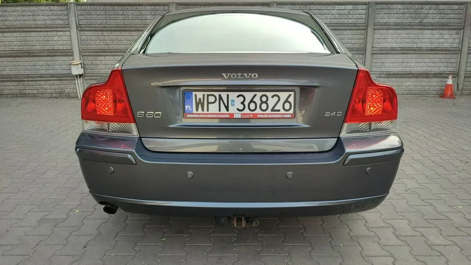 VOLVO S60 -