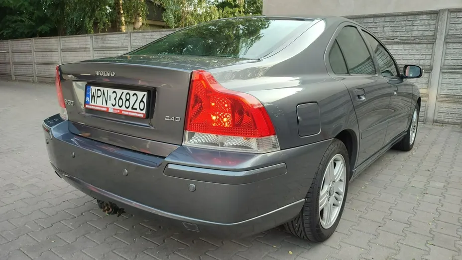 VOLVO S60 -