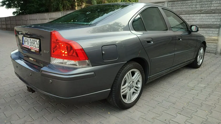 VOLVO S60 -