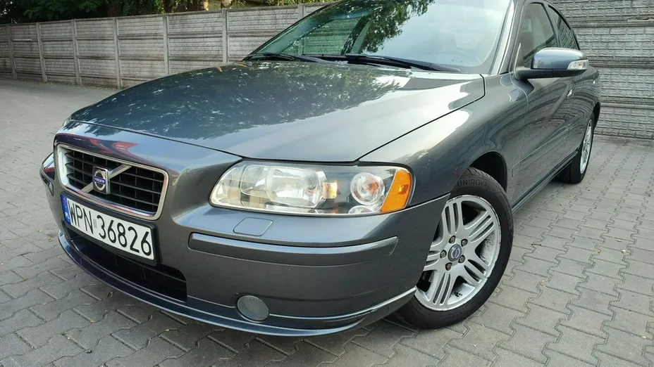 VOLVO S60 -