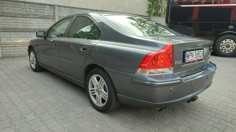 VOLVO S60 -