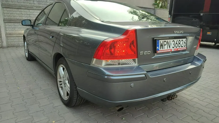 VOLVO S60 -