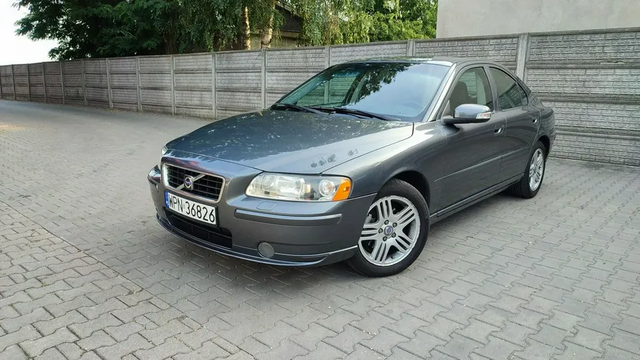 VOLVO S60 -