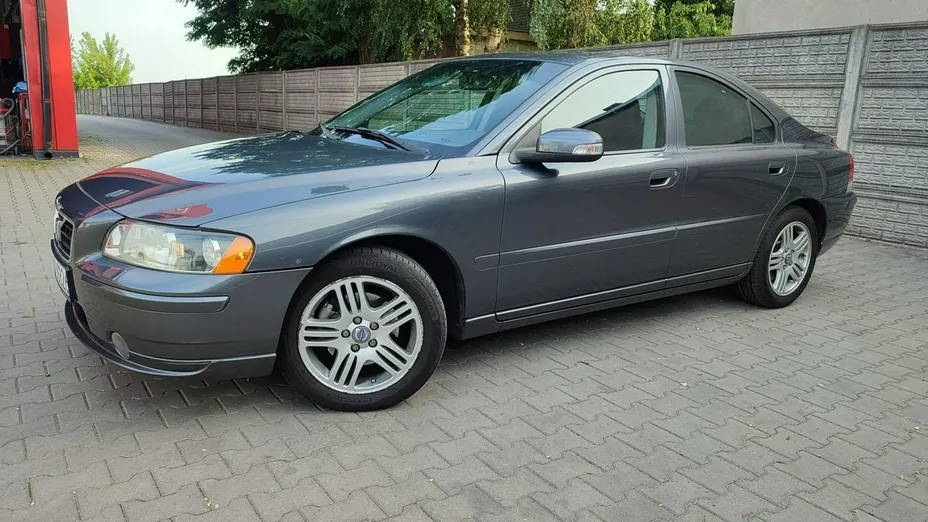 VOLVO S60 -