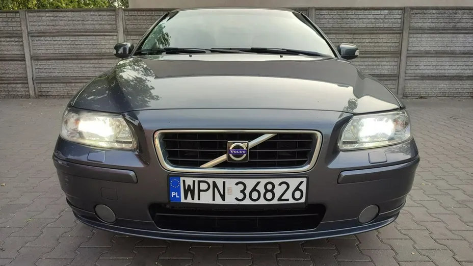 VOLVO S60 -