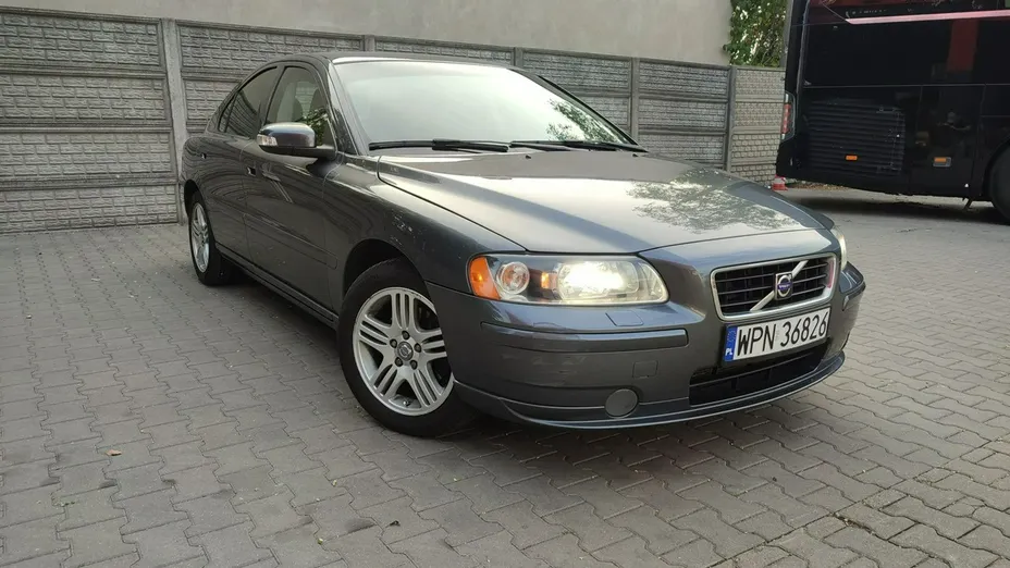 VOLVO S60 -