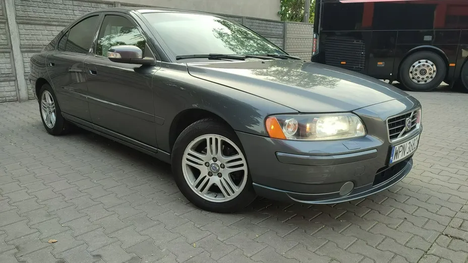 VOLVO S60 -
