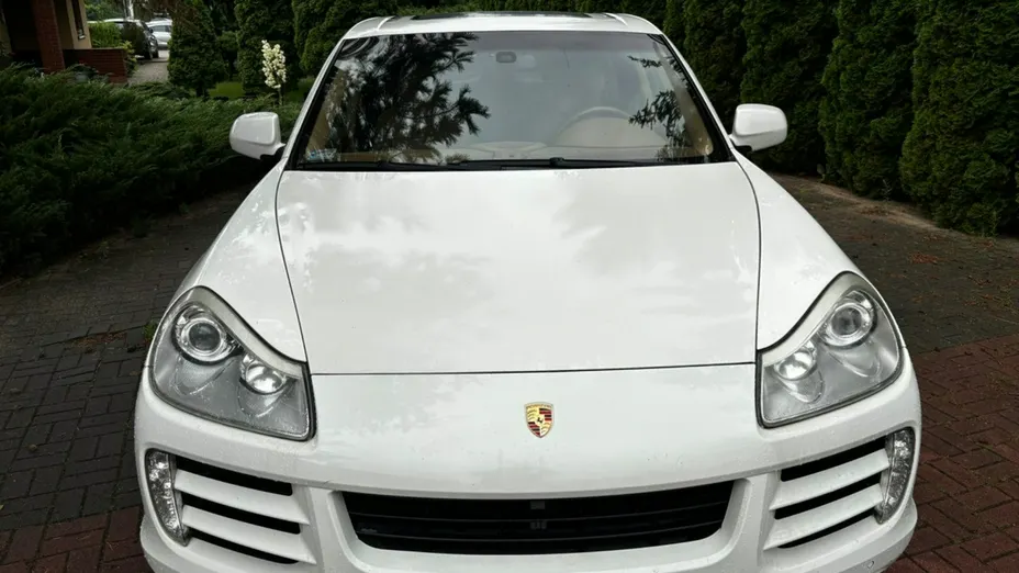 PORSCHE 718 -