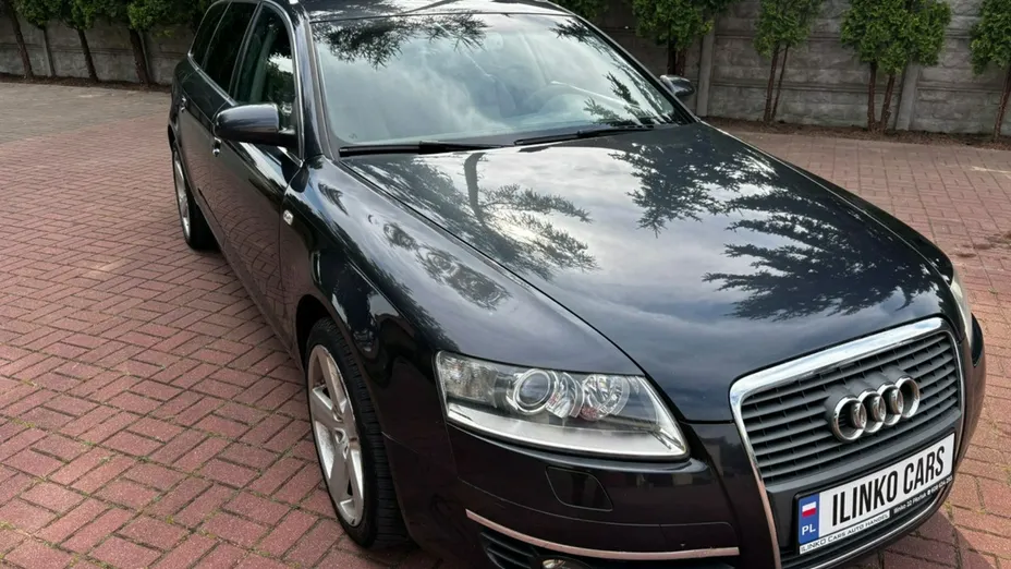 AUDI A6 -
