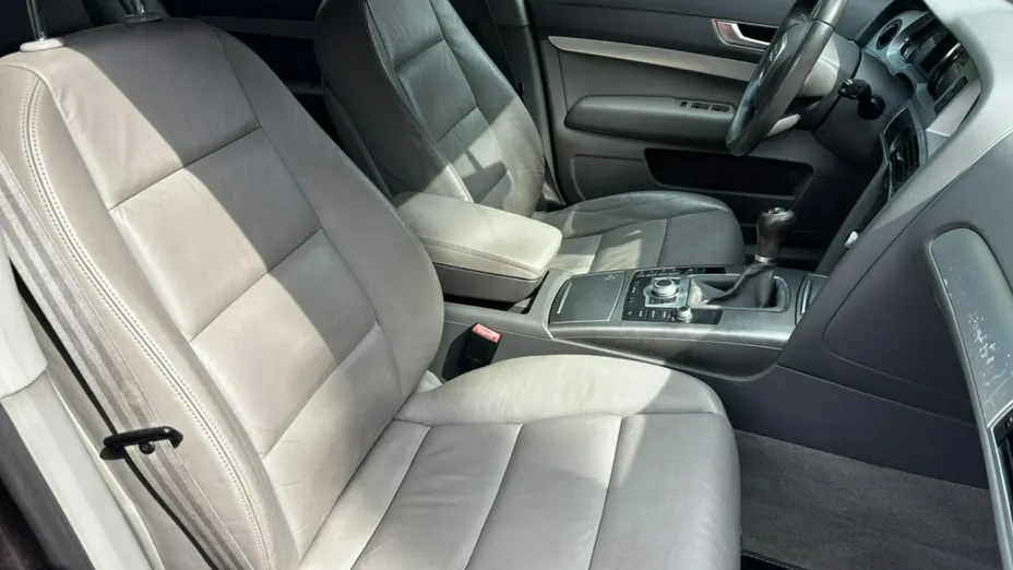 AUDI A6 -